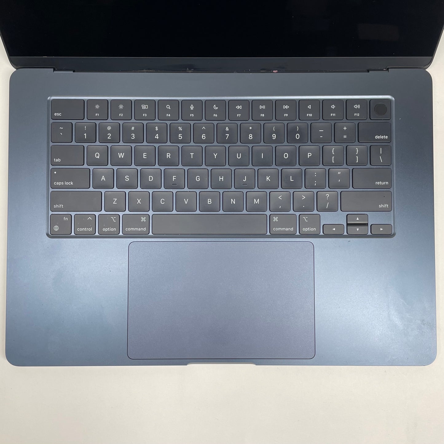2024 Apple MacBook Air 15.3" M3 8C GPU 4.0GHz 8GB RAM 256GB SSD MRYU3LL/A