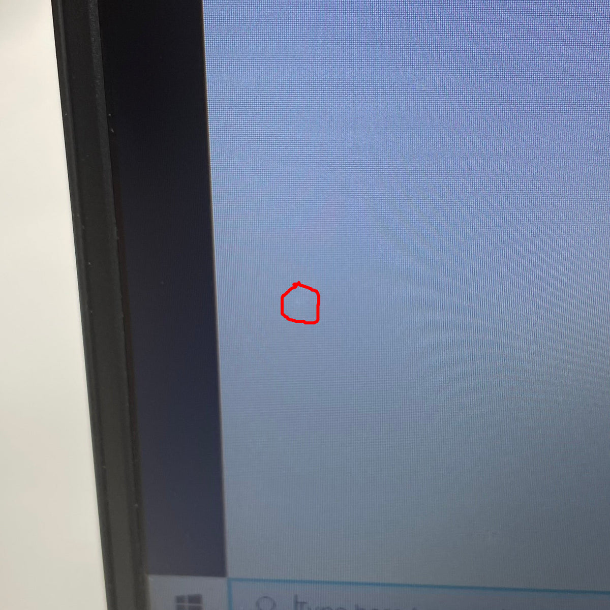 Broken Lenovo Ideapad 1 81F5 i5 8GB RAM 256GB UHD 620 LCD White Spot