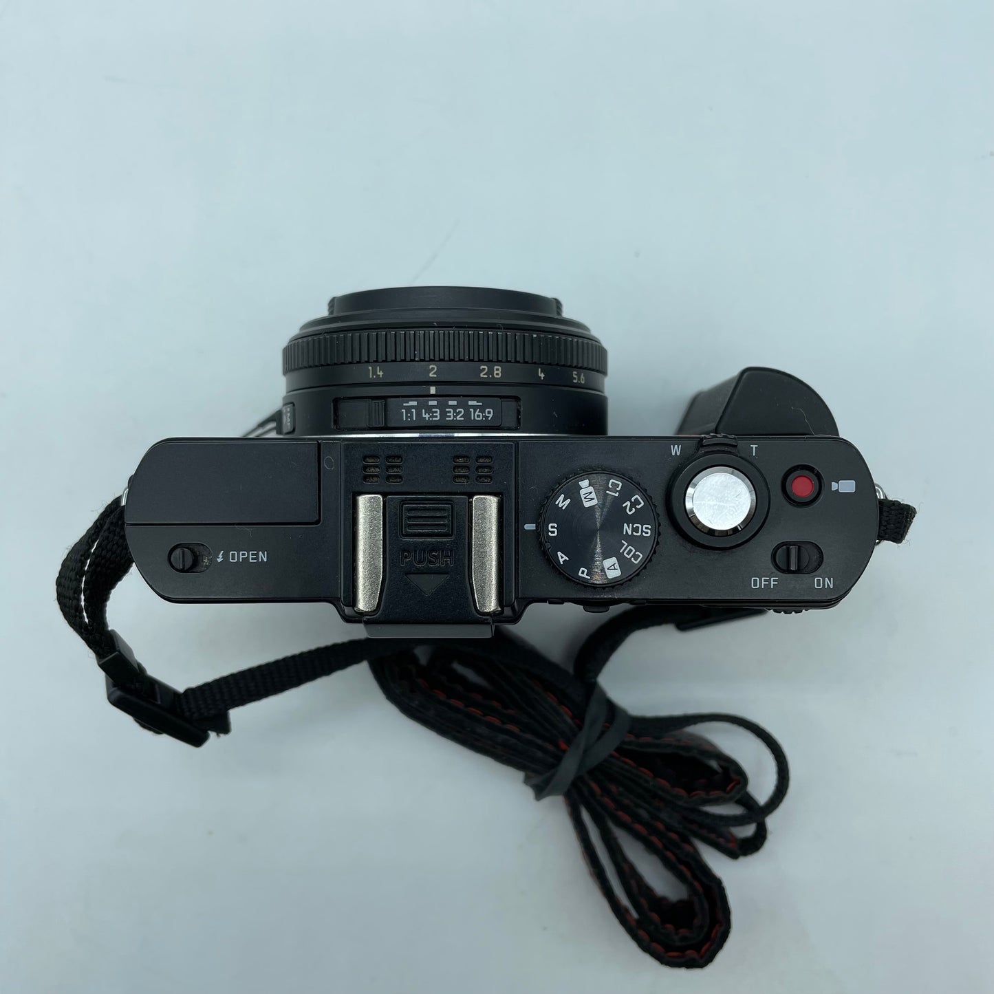 Leica D-Lux 6 18461 10.1MP Digital Camera