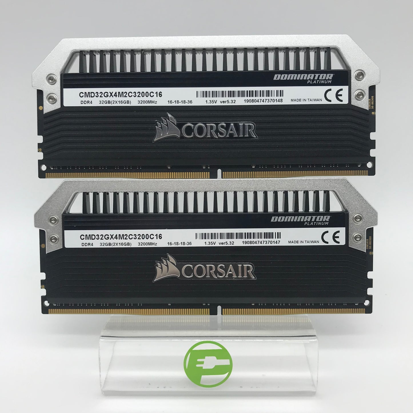 Corsair Dominator Platinum 32GB (2x16GB) DDR4 3200MHz CMD32GX4M2C3200C16 RAM