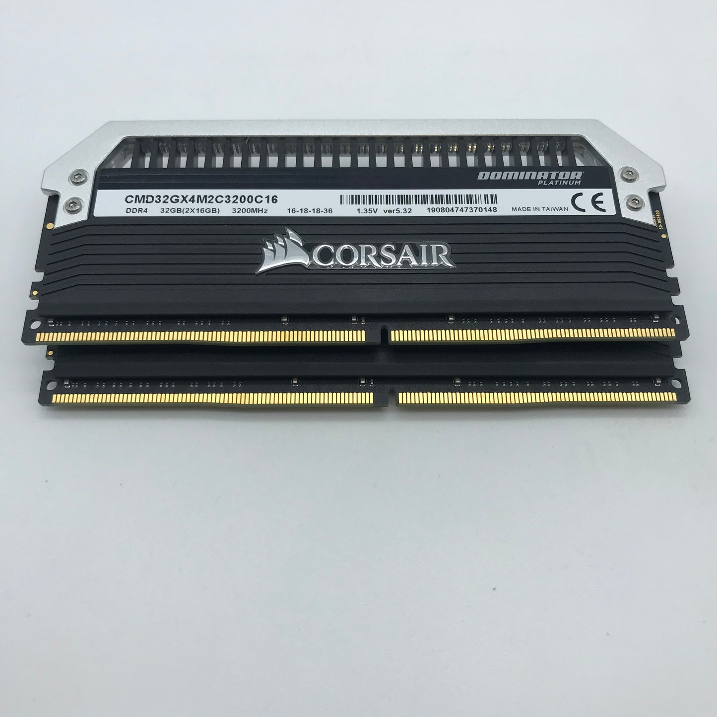 Corsair Dominator Platinum 32GB (2x16GB) DDR4 3200MHz CMD32GX4M2C3200C16 RAM