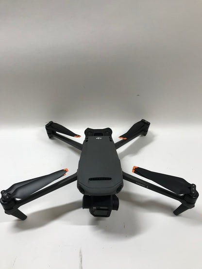 DJI Mavic 3 4K Quadcopter Camera Drone L2A Fly More Combo & Bag