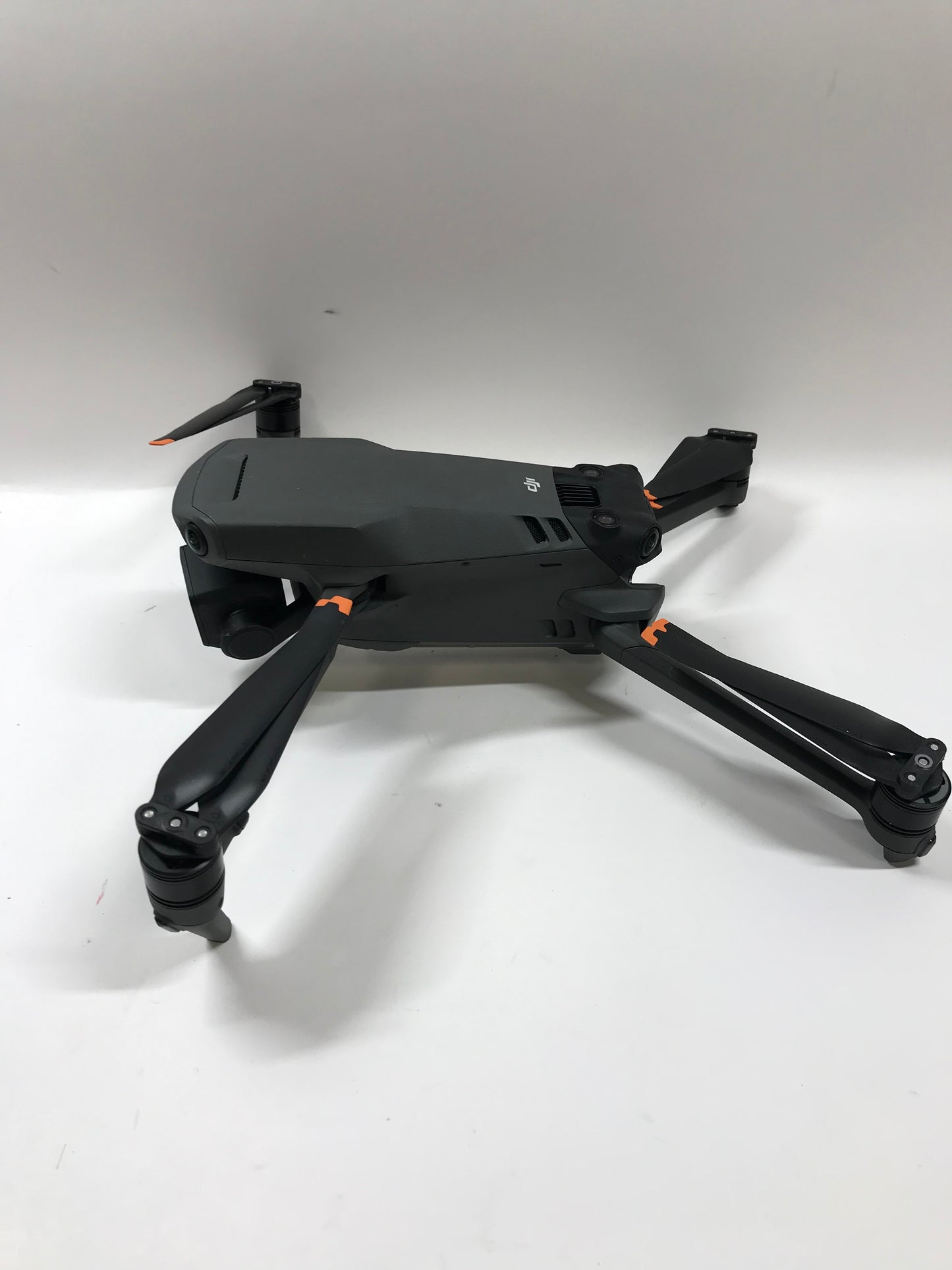 DJI Mavic 3 4K Quadcopter Camera Drone L2A Fly More Combo & Bag